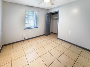 7856 Sun St in New Orleans, LA - Foto de edificio - Building Photo
