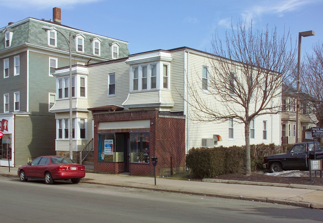 964-966 S Main St in Fall River, MA - Foto de edificio - Building Photo