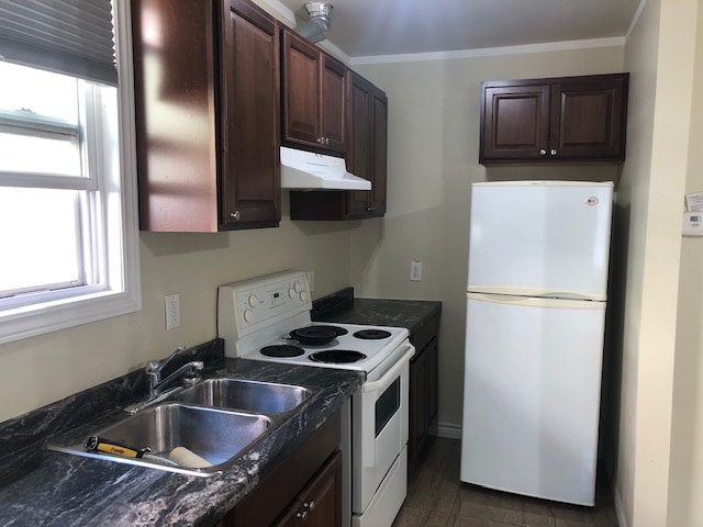 property at 1124 Main St W
