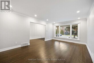 190 Northwood Dr in Toronto, ON - Building Photo - Building Photo