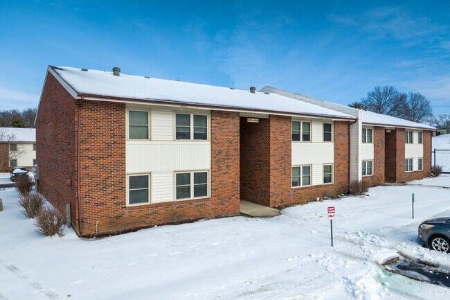 Cambridge Square Apartments - Income Based in Winchester, KY - Foto de edificio - Primary Photo