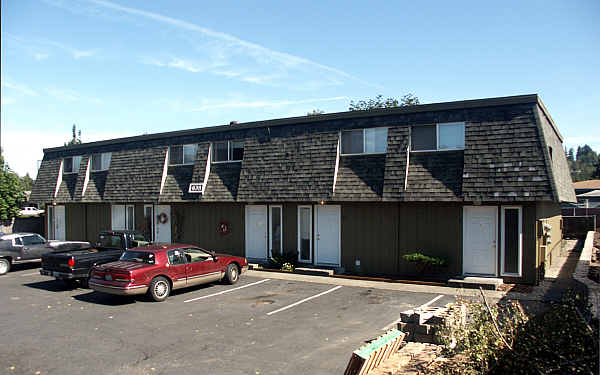 Madison Terrace Townhomes in Auburn, WA - Building Photo