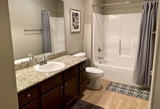 101 Prairie Dunes Dr, Unit 204 in Branson, MO - Building Photo - Building Photo