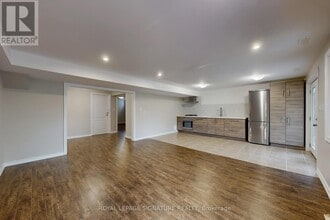 35 Grange Dr in Richmond Hill, ON - Building Photo - Building Photo