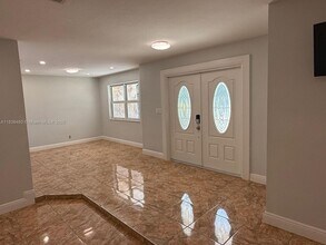 4281 NW 35th Terrace in Fort Lauderdale, FL - Building Photo - Building Photo