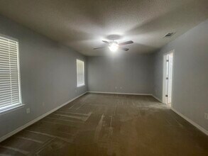 212 Lustan Dr in Crestview, FL - Building Photo - Building Photo