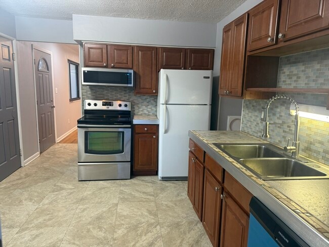 property at 1894 Pannell Ave