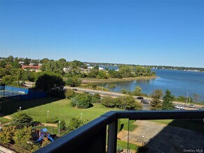 18-05 215th St in Queens, NY - Building Photo - Building Photo