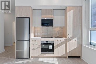 30 Dreamers Wy in Toronto, ON - Building Photo - Building Photo