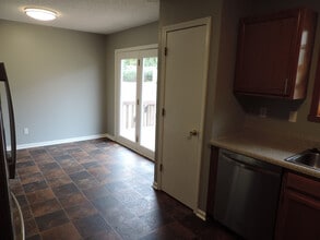 421 Swallow St in Warrensburg, MO - Building Photo - Building Photo