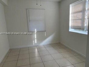 125 SE 2nd Terrace in Hallandale Beach, FL - Building Photo - Building Photo