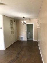 346 E Virginia Cir-Unit -350 in Phoenix, AZ - Building Photo - Building Photo