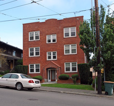 Sargent Apartments in Seattle, WA - Building Photo - Building Photo