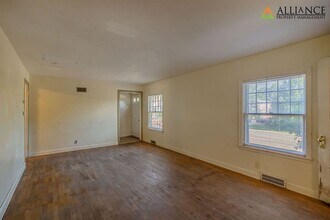 1857 Anderson Ave in Manhattan, KS - Building Photo - Building Photo