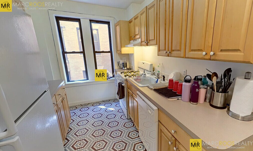 464 Park Dr, Unit 2 in Boston, MA - Building Photo