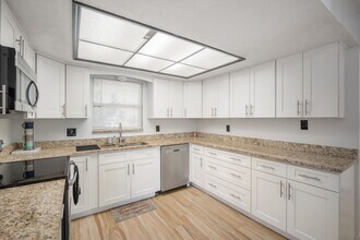 6217 Flamingo Dr in Apollo Beach, FL - Building Photo - Building Photo