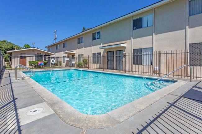 Sunset Gardens Townhomes