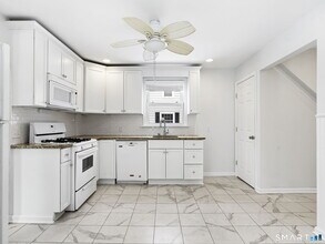 229 Southfield Ave in Stamford, CT - Building Photo - Building Photo