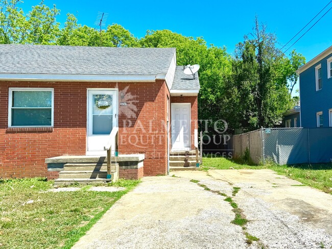 405 Richardson Ave, Unit B