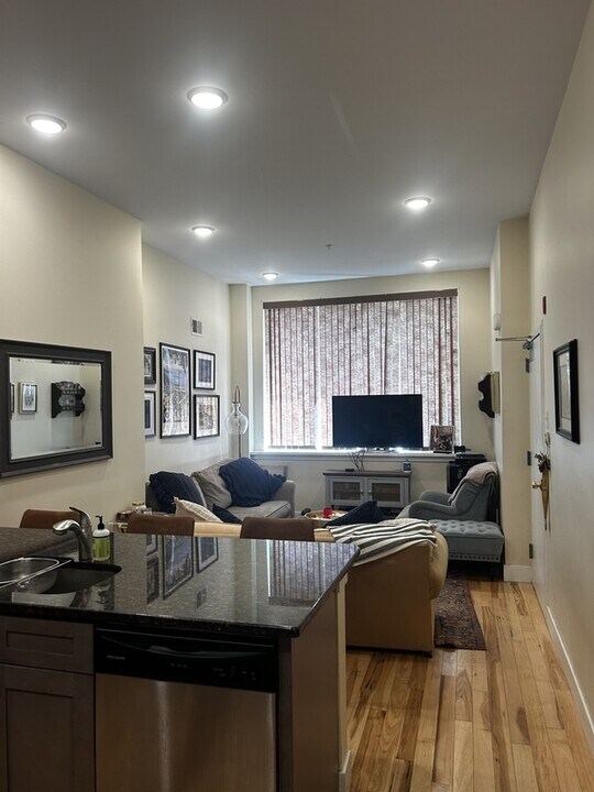 1624 S Broad St in Philadelphia, PA - Building Photo