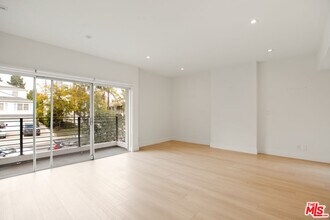 10630 Wilkins Ave in Los Angeles, CA - Building Photo - Building Photo