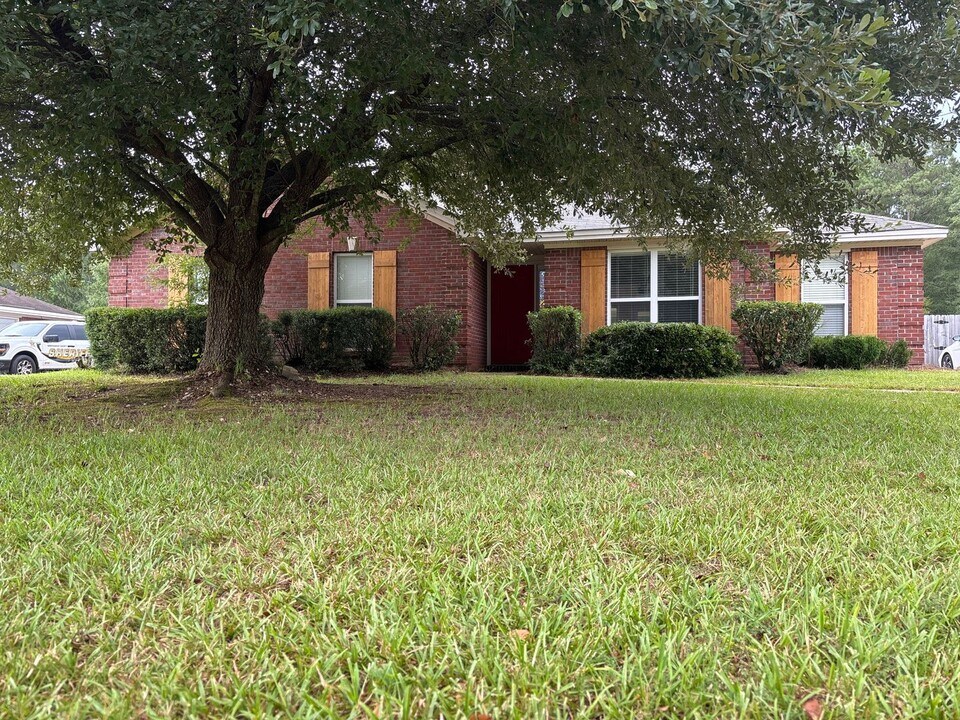 151 Gilder Ct in Pike Road, AL - Building Photo
