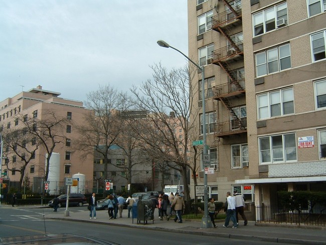 The Beverly in Flushing, NY - Foto de edificio - Building Photo