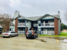 812 Station St in Converse, TX - Building Photo