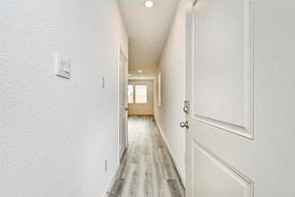 7534 Linda Lk Ct in Humble, TX - Building Photo - Building Photo