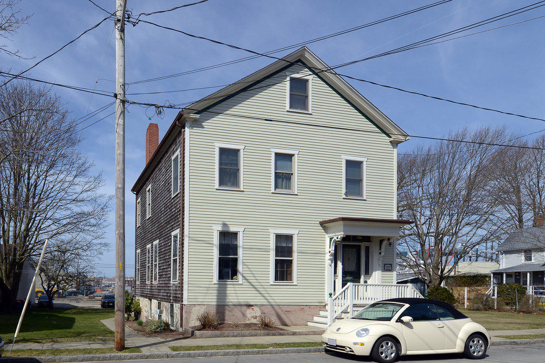 8 Middle St in Fairhaven, MA - Building Photo