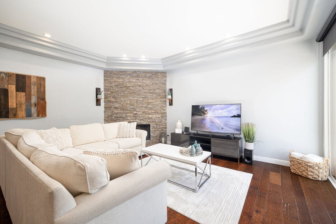 1079 Sapphire St in San Diego, CA - Building Photo