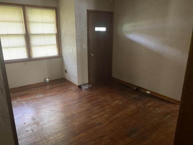 405 E 3rd St in Lamar, MO - Building Photo - Building Photo