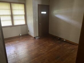 405 E 3rd St in Lamar, MO - Building Photo - Building Photo