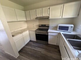 44-098-98 Ikeanani Dr in Kaneohe, HI - Building Photo