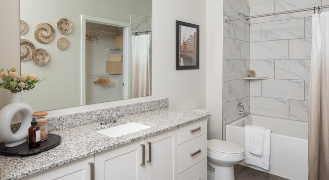 12111 S Main St in Houston, TX - Building Photo - Building Photo