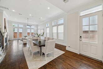5704 Petty St in Houston, TX - Building Photo - Building Photo
