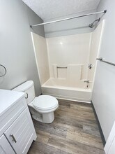 6 Pin Oak Dr in Scarborough, ME - Foto de edificio - Building Photo