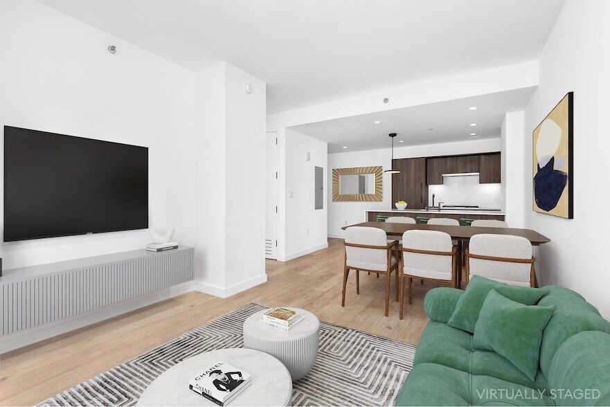 111 Varick St, Unit 7 F in New York, NY - Building Photo