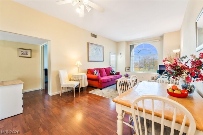 3125 N Buffalo Dr in Las Vegas, NV - Building Photo - Building Photo