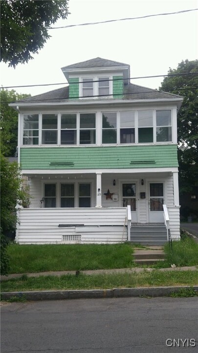 125 Tennyson Ave in Syracuse, NY - Foto de edificio