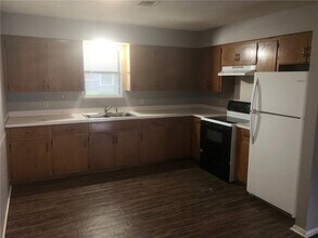 300-302 W Benton St in Siloam Springs, AR - Building Photo - Building Photo