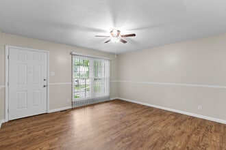 3066 Grassy Valley Dr in St. Louis, MO - Foto de edificio - Building Photo