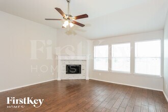 5033 Charisma Dr in Midlothian, TX - Foto de edificio - Building Photo