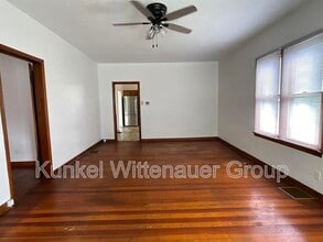 310 E Washington St in O'Fallon, IL - Building Photo - Building Photo