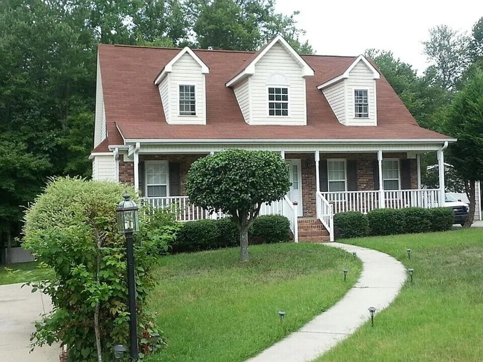 4072 Clinard Ave in Winston-Salem, NC - Building Photo