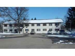 615 Hillcrest Dr in Waupaca, WI - Building Photo