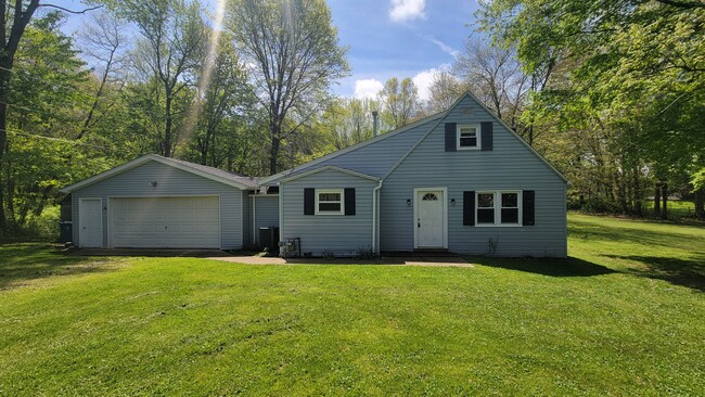 property at 2107 Plymouth Dr