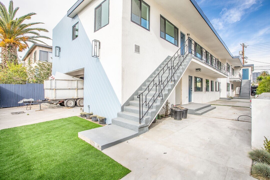 6133 Eleanor Ave in Los Angeles, CA - Building Photo