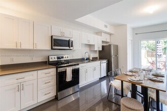 5129 NW 5th Ave in Miami, FL - Building Photo - Building Photo