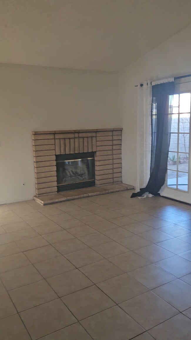 3557 Skyway Ct in Palmdale, CA - Building Photo - Building Photo